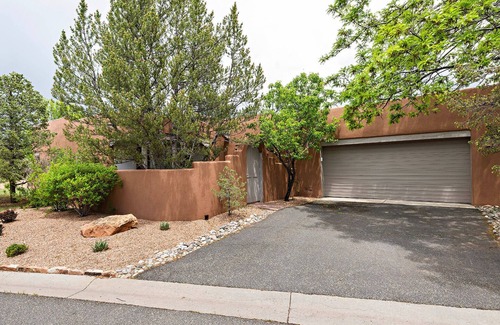 Quail Run Casa | Discover Santa Fe's Gem: Unwind at Quail Run 717 - Sleeps 4 Comfortably