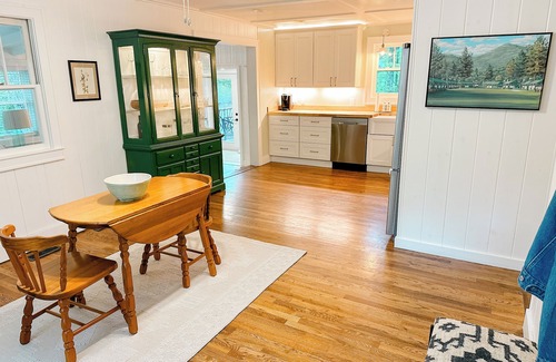 Highlands Cabaña | Discover Sky High Cottage in Scaly Mountain, 10 minutes from Highlands!