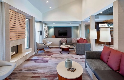 Morrisville Complejo | Discover Stylish Comfort! Outdoor Pool & Free Airport Shuttle!