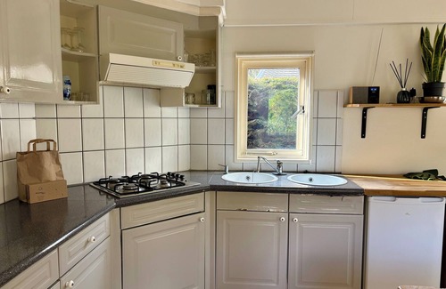 Municipality of Harderwijk Casa | Discover the retro lodge and enjoy this unique accommodation with its own style and layout, perfect for a party of up to 4 people.