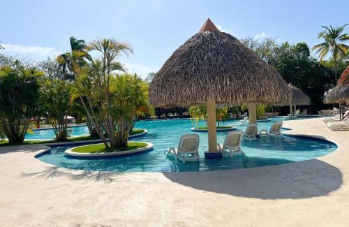 Playa Coronado Apartamento | Discover The Best Area of Coronado with Pool