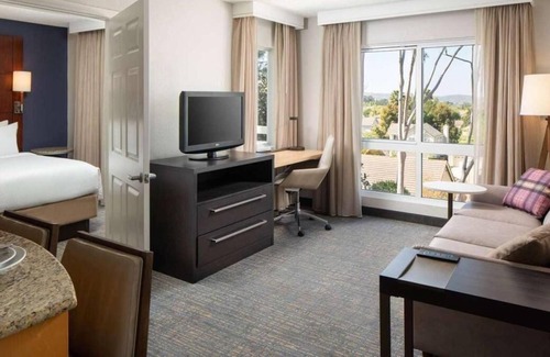 Carmel Mountain Ranch Casa | Discover the Best of Carmel Mountain Area! W/ Private Kitchenette! Pets allowed!