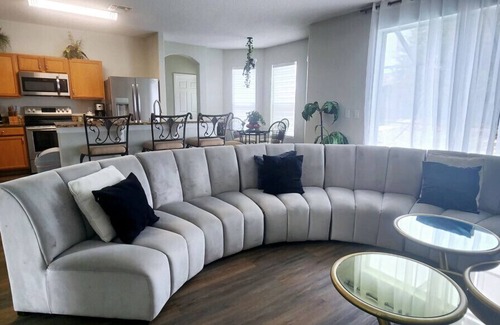 Sunset Ridge Casa | Discover the Deep Blue with Finding Nemo House