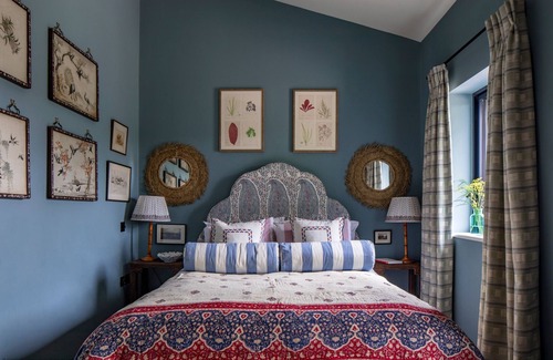 Malmesbury Casa | Discover the Enchantment of Gilboa House: Where Nature's Palette Meets Luxury in the Heart of Cotswo