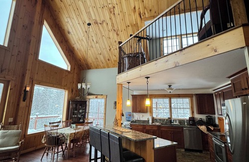 Whitefield Casa | Discover tranquility in the White Mountains, your perfect 3-bed retreat