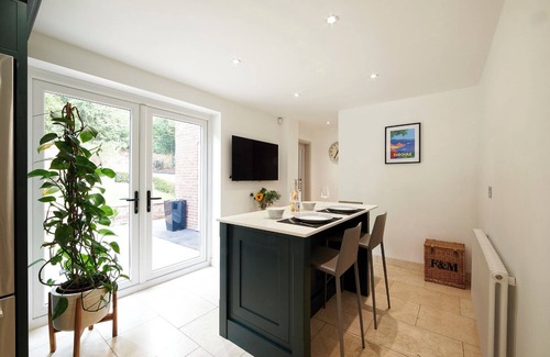 Trafford Casa | Discover Tranquillity In the heart of Bowdon