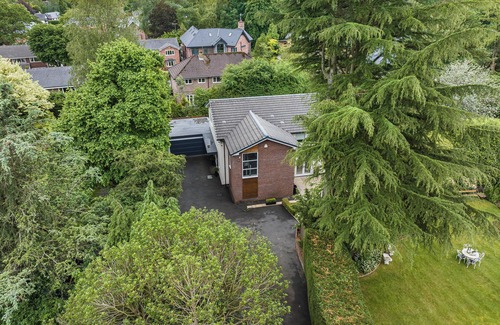 Trafford Casa | Discover Tranquillity In the heart of Bowdon
