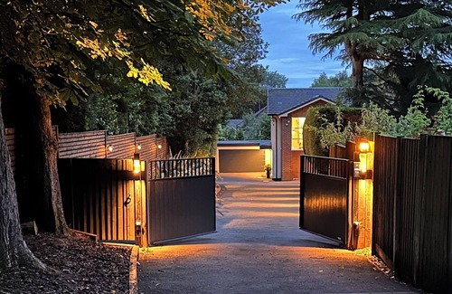 Trafford Casa | Discover Tranquillity In the heart of Bowdon