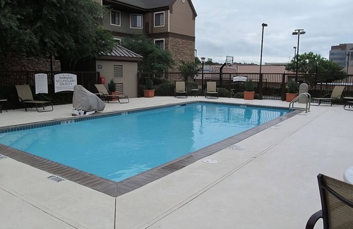 Vance Jackson Apartamento | Discover Unique Spirits! 2 Comfortable Units w/ Full Kitchens! Pets Are Welcome!