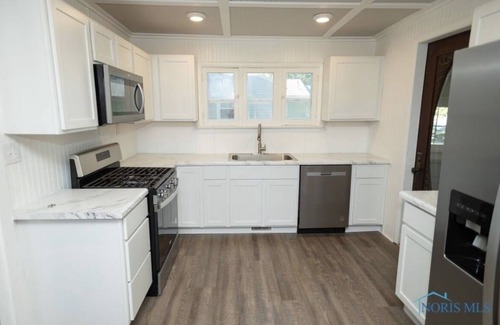 Findlay Casa | Discover University charm, just steps away