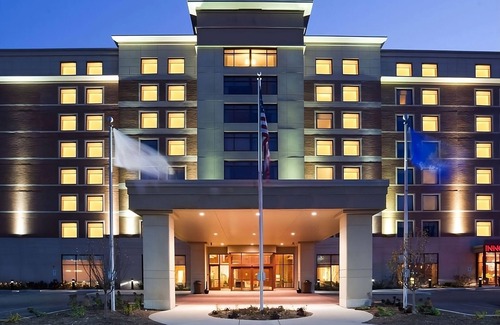 Wauwatosa Apartamento | Discover Wauwatosa's Charm! Indoor Swimming Pool, Pet-friendly Property!