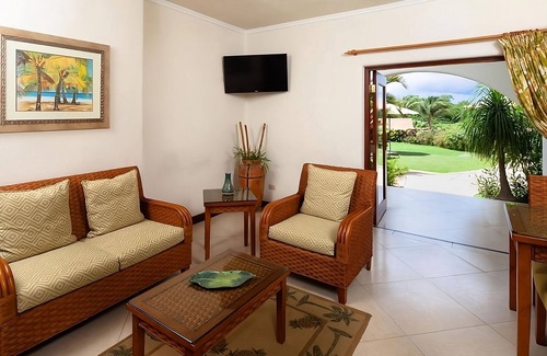 Maynards Hotel | Discover West Coast of Barbados! Relaxing Units Near Cove Bay! Parking!