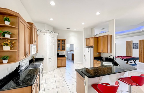 Port Saint Lucie Casa | Discover Your Oasis: Tropical Haven in Central PSL, Discover Your Oasis: Tropical Haven in Central P