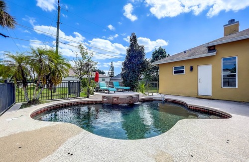 Port Saint Lucie Casa | Discover Your Oasis: Tropical Haven in Central PSL, Discover Your Oasis: Tropical Haven in Central P