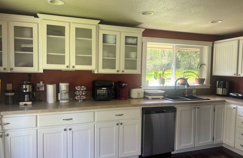 Carrolls Casa | Discover Your Serenity: A Hidden Gem Awaits at our Serene Cottage In The Woods