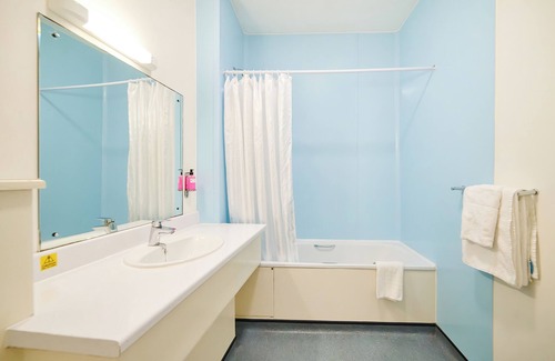 Leeds City Center Hotel | Discovery Inn Hotel