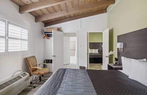 Seaside Hotel | Discovery Inn