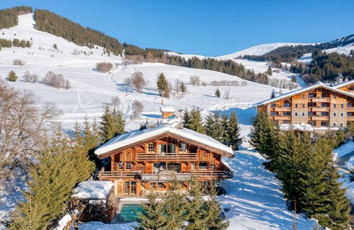 Le Planellet Chalet De Esquí | Discreet Alpine Chic With State-of-the-art Finish