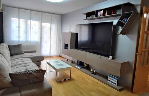 Vilafranca del Penedés Casa | Disfruta en Acogedor Dúplex, con Chillout Privado