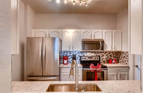 Crestwynd Bay Condominio | Disney Fireworks view Condo en Windsor Hills Resort - ¡a solo 2 millas de Disney!