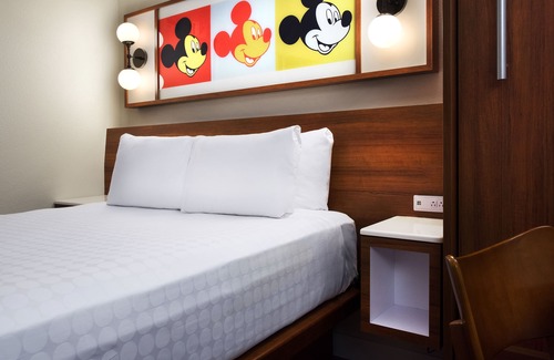 Bay Lake Hotel | Disney's Pop Century Resort