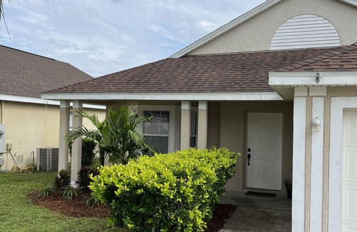 Four Corners Casa | Disney Universal SeaWorld within Minutes in safe Gated Community! No Pet Fee!