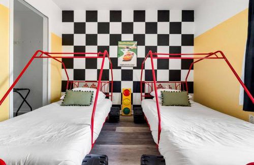 Regal Palms Casa | Disney World Cinderella Castle Lazy River Pool & Game Room