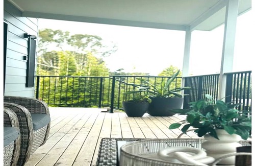 Charlestown Casa | Distant Ocean View Charlestown FREE breakfast