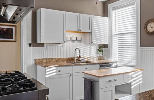 Crafton Apartamento | Perfecta casa familiar de Pittsburgh con todas las comodidades modernas.