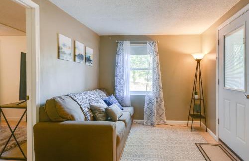District Heights Casa | District Heights Apartment with Patio and Seating