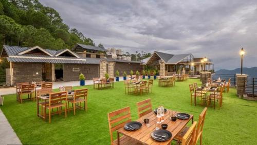 Kumarhatti Apartamento | DIVA Nest Kasauli I Luxury Apartment IBalcony I WiFi I Open Air Roof Top Restaurant