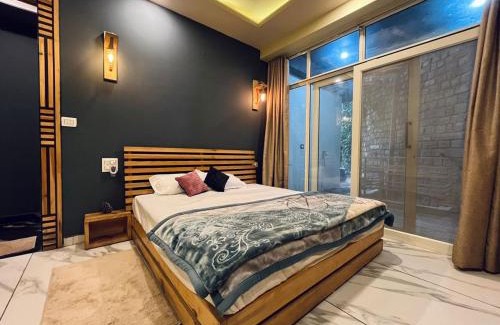 Kumarhatti Apartamento | DIVA Nest Kasauli I Luxury Apartment IBalcony I WiFi I Open Air Roof Top Restaurant