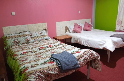 Aberdare National Park Cama Y Desayuno | Dive In M's Hotel