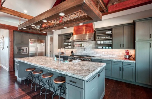 Kanab Casa | Dive Into Adventure, Large Luxury Family Home in Kanab with Pool, Slide, Hot Tub