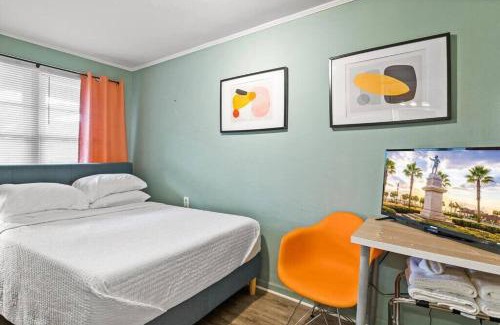 St. Augustine Hotel | Dive into the 50s- Restored Motel in St Augustine