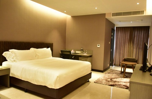 Chowgacha Hotel | Divine Center