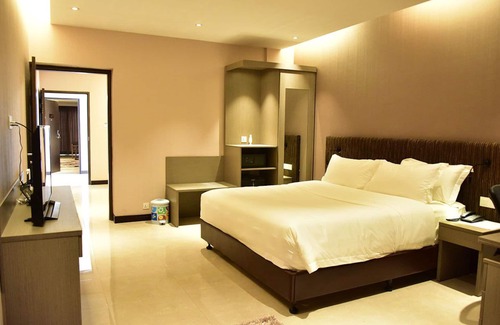 Chowgacha Hotel | Divine Center