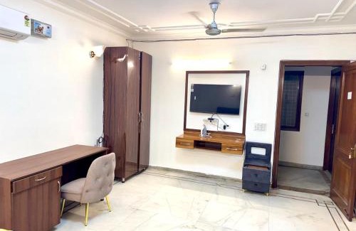 Saket Apartamento | Divine India Service Apartment, Studio E- 30