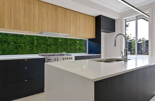 Daw Park Casa | Divine on Dudley - Modern Home in Excellent Location