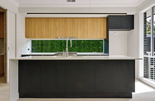 Daw Park Casa | Divine on Dudley - Modern Home in Excellent Location
