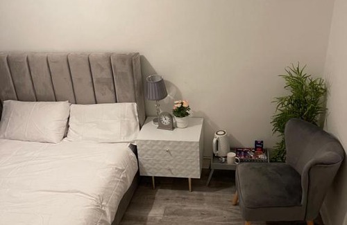 New Cross Casa | Divine Room