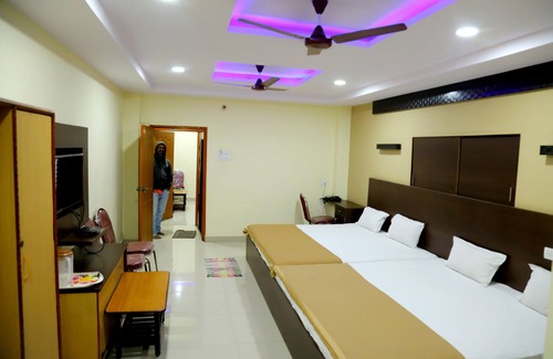 Hyderabad Complejo | DIVYA LODGE & HOTEL ROOMS