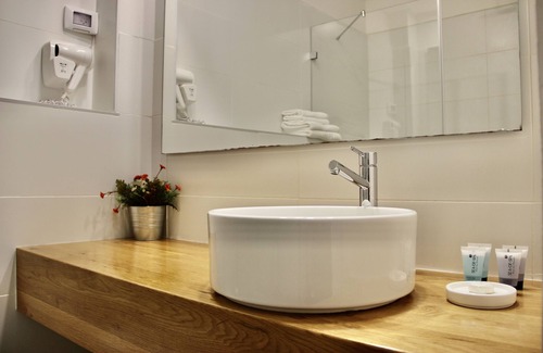 Old North Hotel | Dizengoff 208 Hotel
