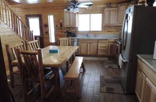 Meadow View Heights Cabina | Dj's Duck Creek Village cabin