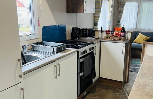 Felixstowe Casa | DJD's Place Felixstowe Beach Caravan Sleeps 6 WIFI Pet Friendly