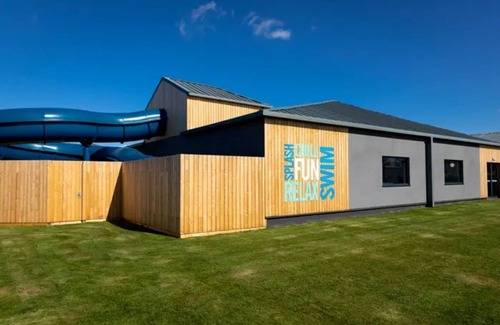 Felixstowe Casa | DJD's Place Felixstowe Beach Caravan Sleeps 6 WIFI Pet Friendly