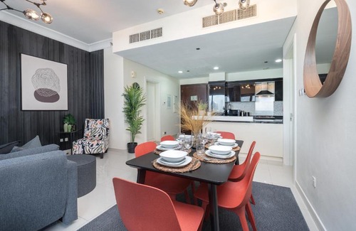 Downtown Dubai Casa | Dlx 21st Flr 3BR Pool Gym Near Mall by Belvilla