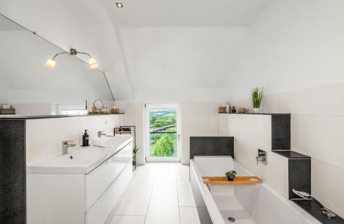 Frauenland Apartamento | DND Design Loft I 170qm I Parken I Balkon I Workstation I Netflix I Kaffee I Waschmaschine I Trockner I Xbox I Ausblick