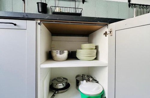 Thiers Apartamento | DnN - Retro 1BR, center Thiers - free wifi and parking - near Vichy, Clermont, Lyon
