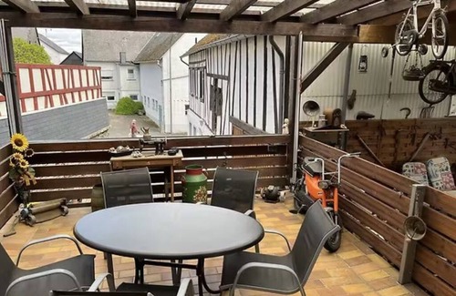 Lieg Apartamento | Do-Meyer-Fewo 2 - Barrier-free, pet-friendly apartment in Lieg